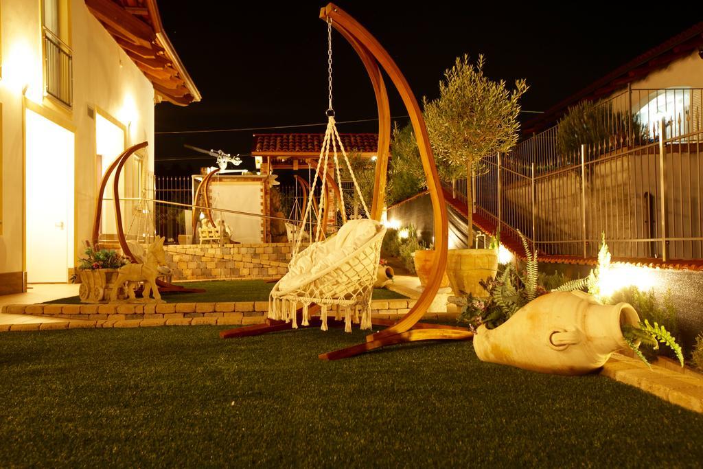 Wellness Suite Na' Canuna' Roddi ภายนอก รูปภาพ
