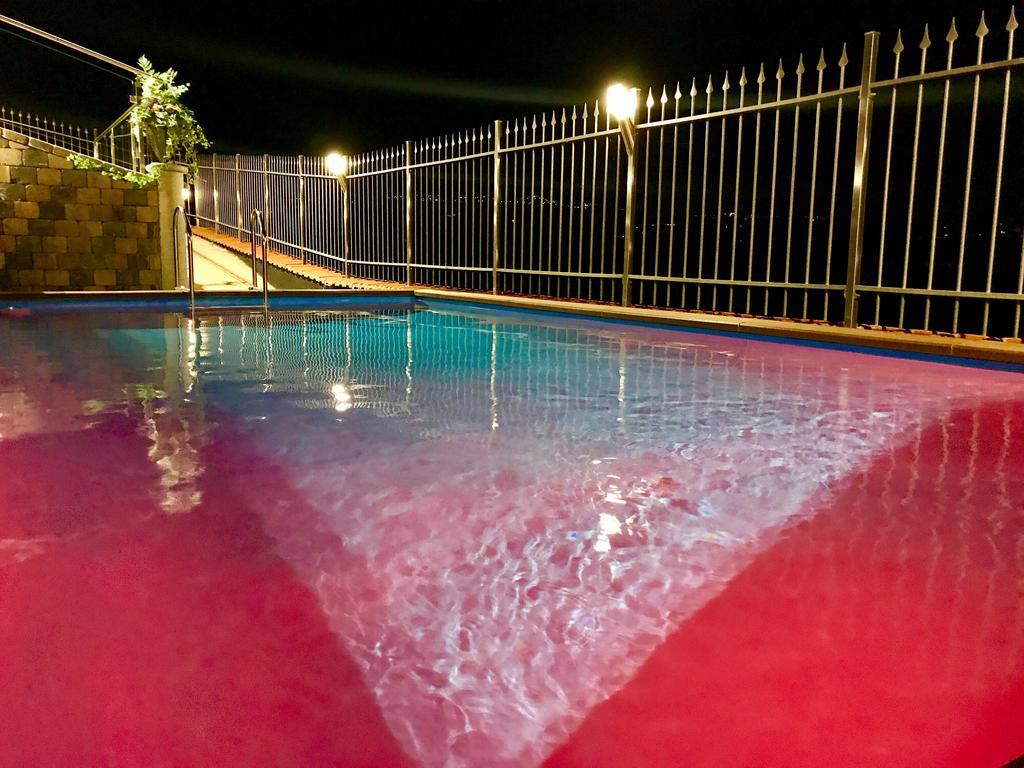 Wellness Suite Na' Canuna' Roddi ภายนอก รูปภาพ