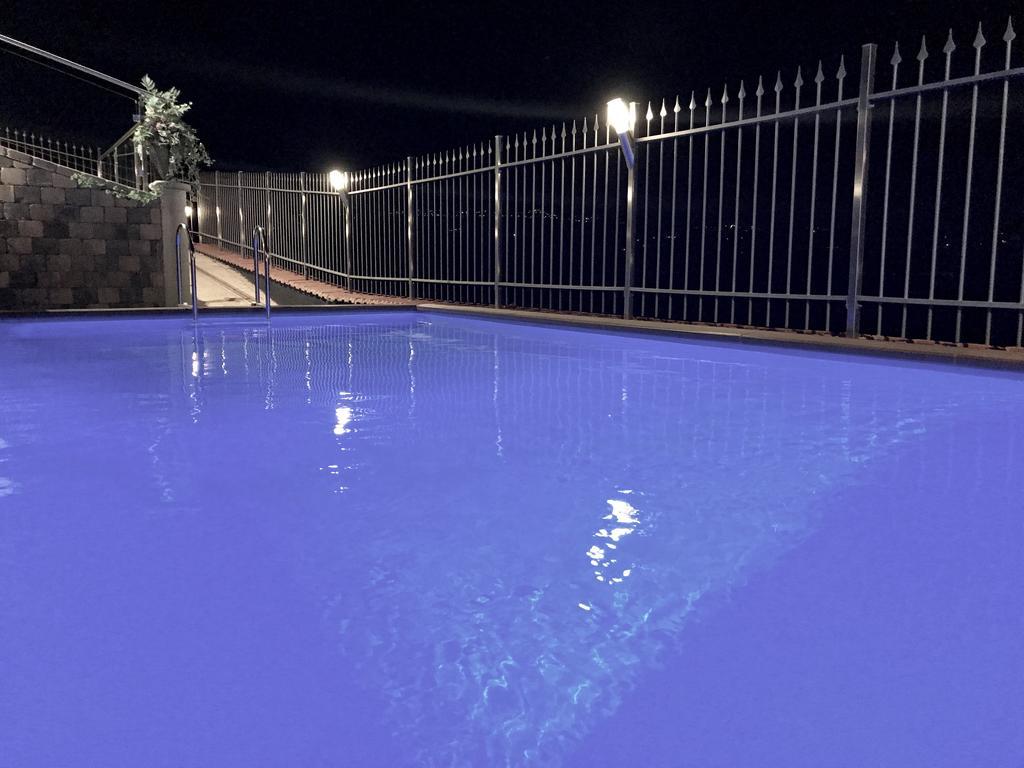 Wellness Suite Na' Canuna' Roddi ภายนอก รูปภาพ