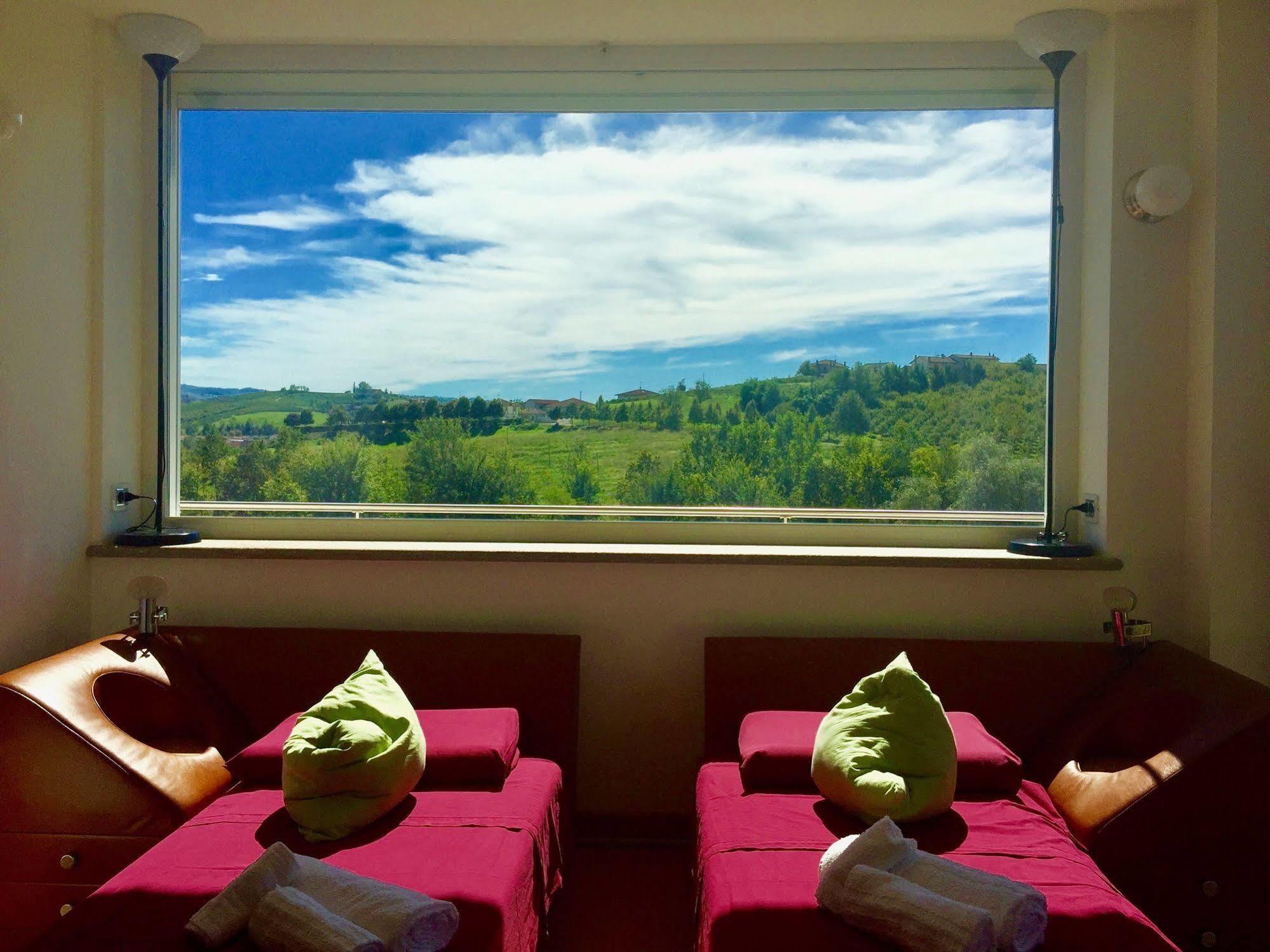 Wellness Suite Na' Canuna' Roddi ภายนอก รูปภาพ